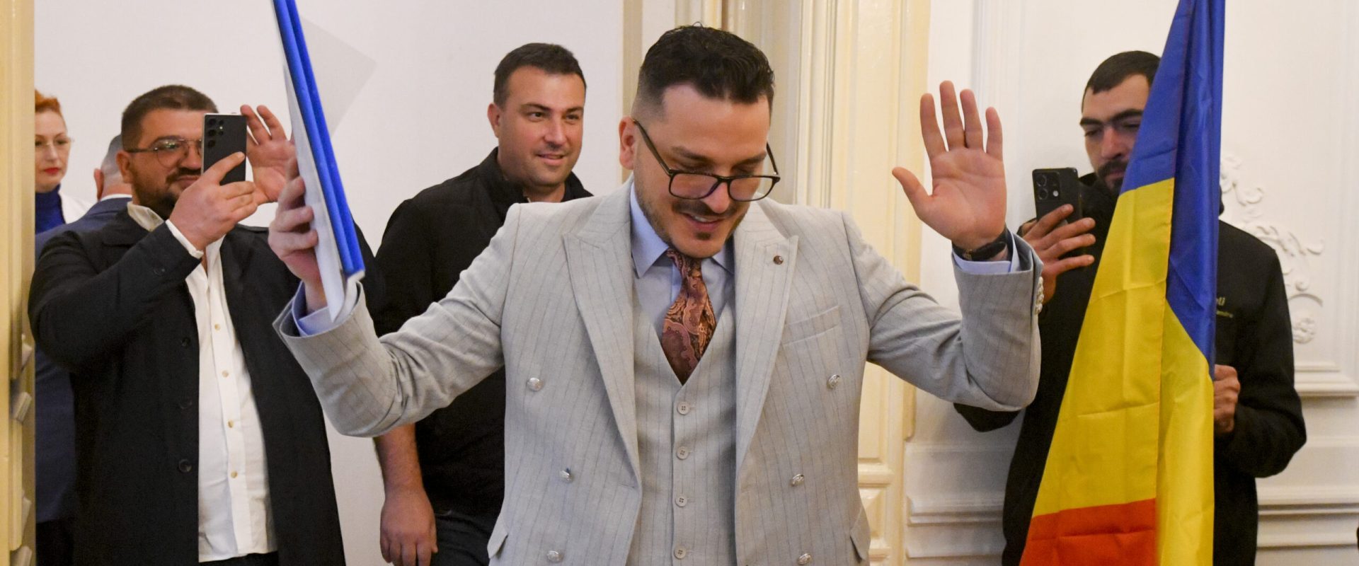 Makavelli și-a anunțat retragerea oficială din cursa pentru Primăria Capitalei. Iată pe cine va susține