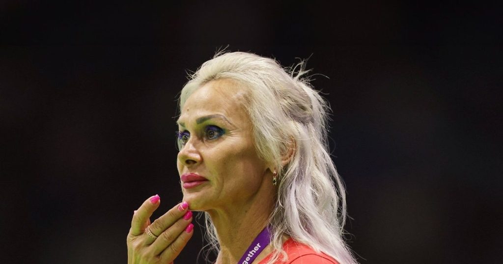 „Am vrut să mă sinucid” / Mărturie tulburătoare: o fostă gimnastă o acuză pe Camelia Voinea, antrenoarea și mama Sabrinei Voinea