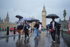 Met Office avertizează că vremea va fi instabilă, cu temperaturi în scădere în weekend