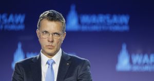 Ministrul Apărării reacționează după ce a apărut în dosarul de influență de un milion de euro