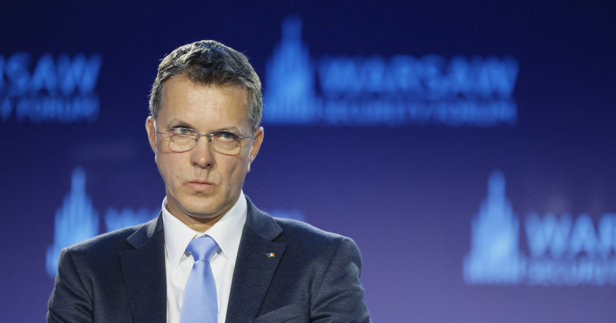 Reacția ministrului Apărării, după ce numele său a apărut într-un dosar de cumpărare de influenţă cu un milion de euro