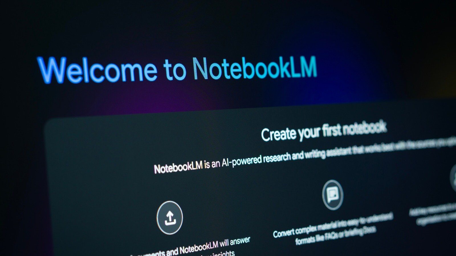 NotebookLM de la Google convertește notițele în clipuri educaționale