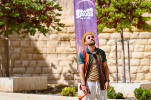 Nu te afli la casa mamei.