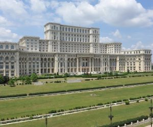 Parlamentul a adoptat hotărârea care aprobă Strategia Națională de Apărare a României.