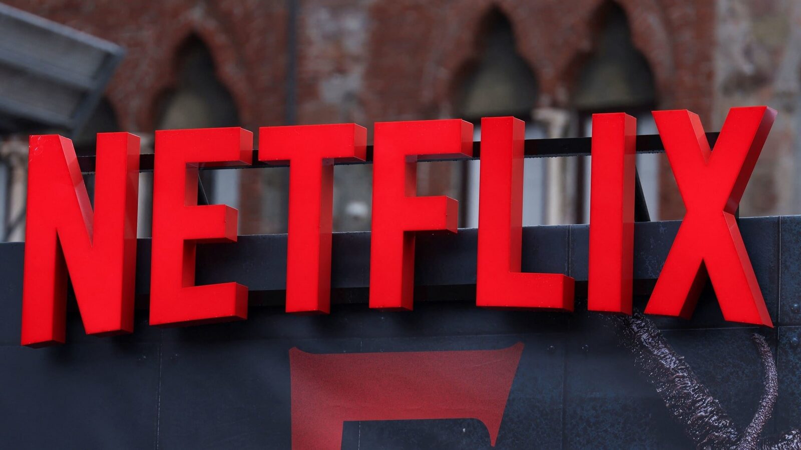 Pe rețelele sociale se raportează o cădere a Netflixului în timp ce revine „Stranger Things”.