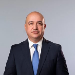 Președintele PNL, Mihai Barbu, supus controlului judiciar pentru abuz de influență; Barbu, suspendat din toate funcțiile pe care le deținea în partid.