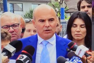 <p><strong>Rareș Bogdan: Relocarea a 800 de militari americani din România nu reprezintă cea mai bună veste; deși a trecut un an de la alegerile din SUA, încă mulți bucureșteni nu recunosc Casa Albă; președintele Donald Trump și vicepreședintele J.D. Vance nu pot fi ignorați</strong></p>