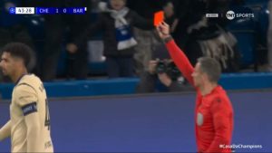 Ronald Araujo are cartonaș roșu pentru fault dur pe Cucurella, complică Chelsea-Barcelona