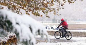 Se apropie cea mai friguroasă zi a săptămânii, cu scădere bruscă a temperaturilor și ninsori prognozate