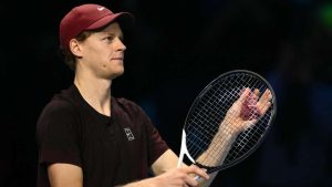 Sinner avansează la ultimele 4 din ATP Finals, câștigând împotriva Zverev fără a pierde un set