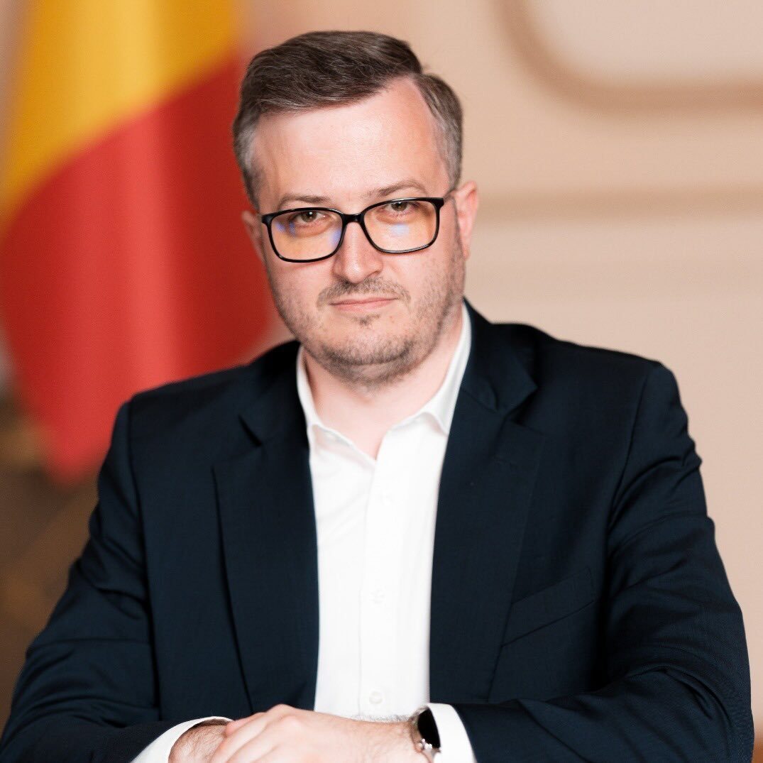 Ștefăniță Alin Avrămescu – reprezentantul AUR la alegerile pentru președinția Consiliului Județean Buzău; George Simion – singurul concurent cu șanse reale de a-l învinge pe Marcel Ciolacu.