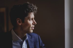 Sam Altman vrea ca OpenAI să fie condusă de AI, pregătind un plan de rezervă