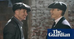 Cillian Murphy întâlnește pe Barry Keoghan în prima imagine din filmul Peaky Blinders