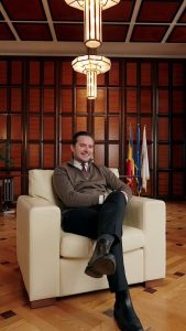 <p><strong>Primarul Stelian Bujduveanu promite un raport de sfârșit de mandat diferit – real și direct – în curând</strong></p>