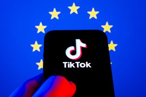 Irlanda lansează anchete asupra TikTok și LinkedIn privind raportarea conținutului ilegal