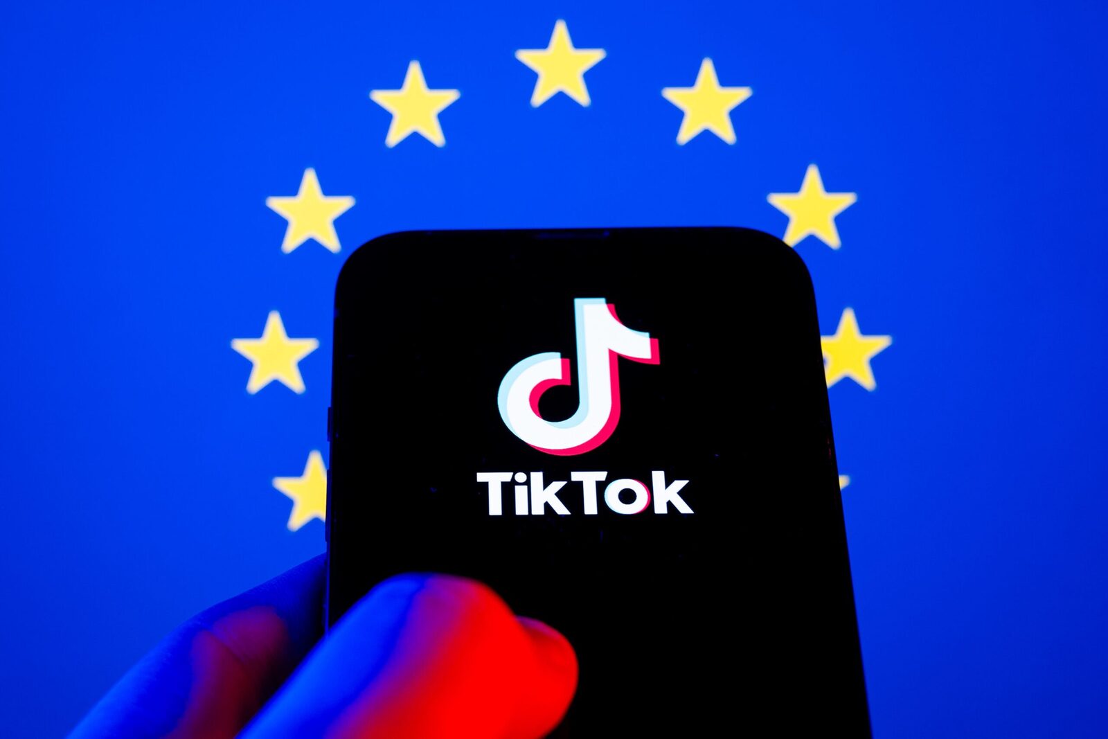 Irlanda lansează anchete asupra TikTok și LinkedIn privind raportarea conținutului ilegal