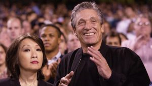 Maury Povich reacționează la schimbările CBS, Bari Weiss și fuziunea Paramount