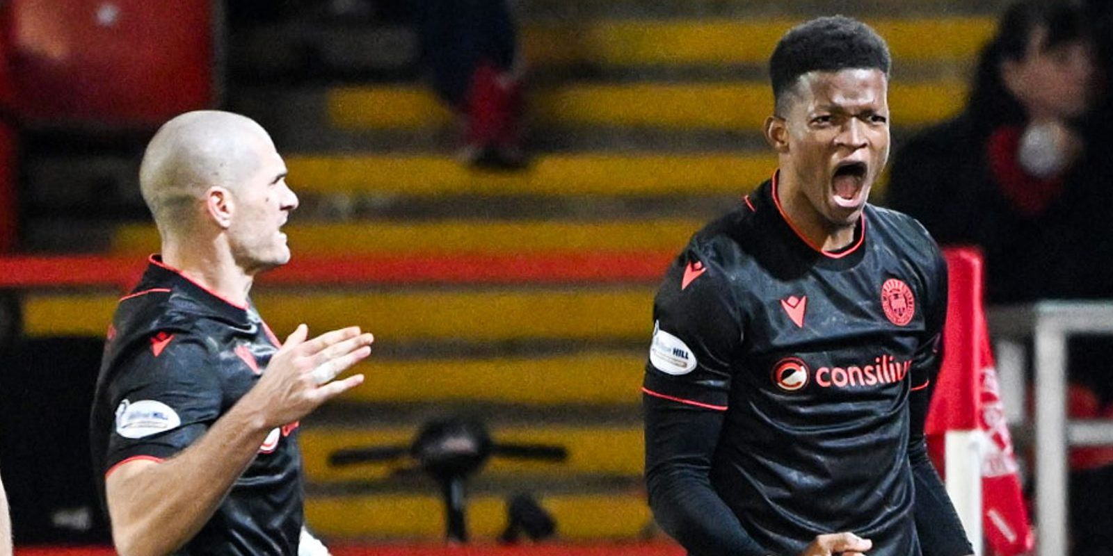 St Mirren's Richard King celebrates scoring to make it 3-3 against Aberdeen