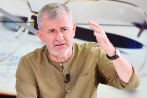 Absența formei sale creează dificultăţi