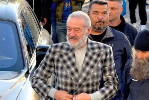 Agentul său va ceda.