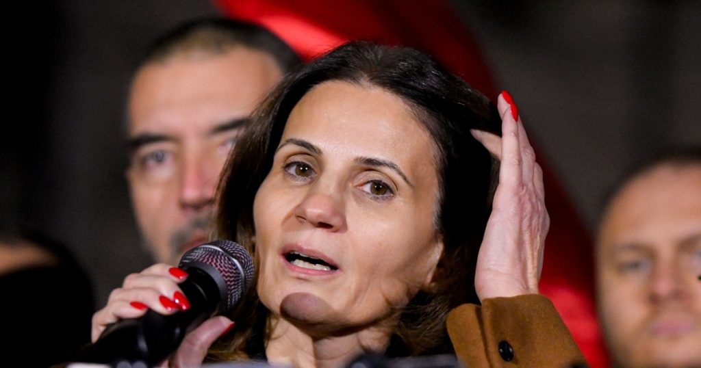 Anca Alexandrescu amenință cu procese după divulgarea faptului că a deţinut gradul de locotenent-colonel: „Este o mizerie”