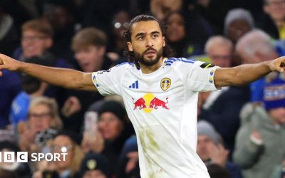 Calvert-Lewin double helps Leeds see off Palace