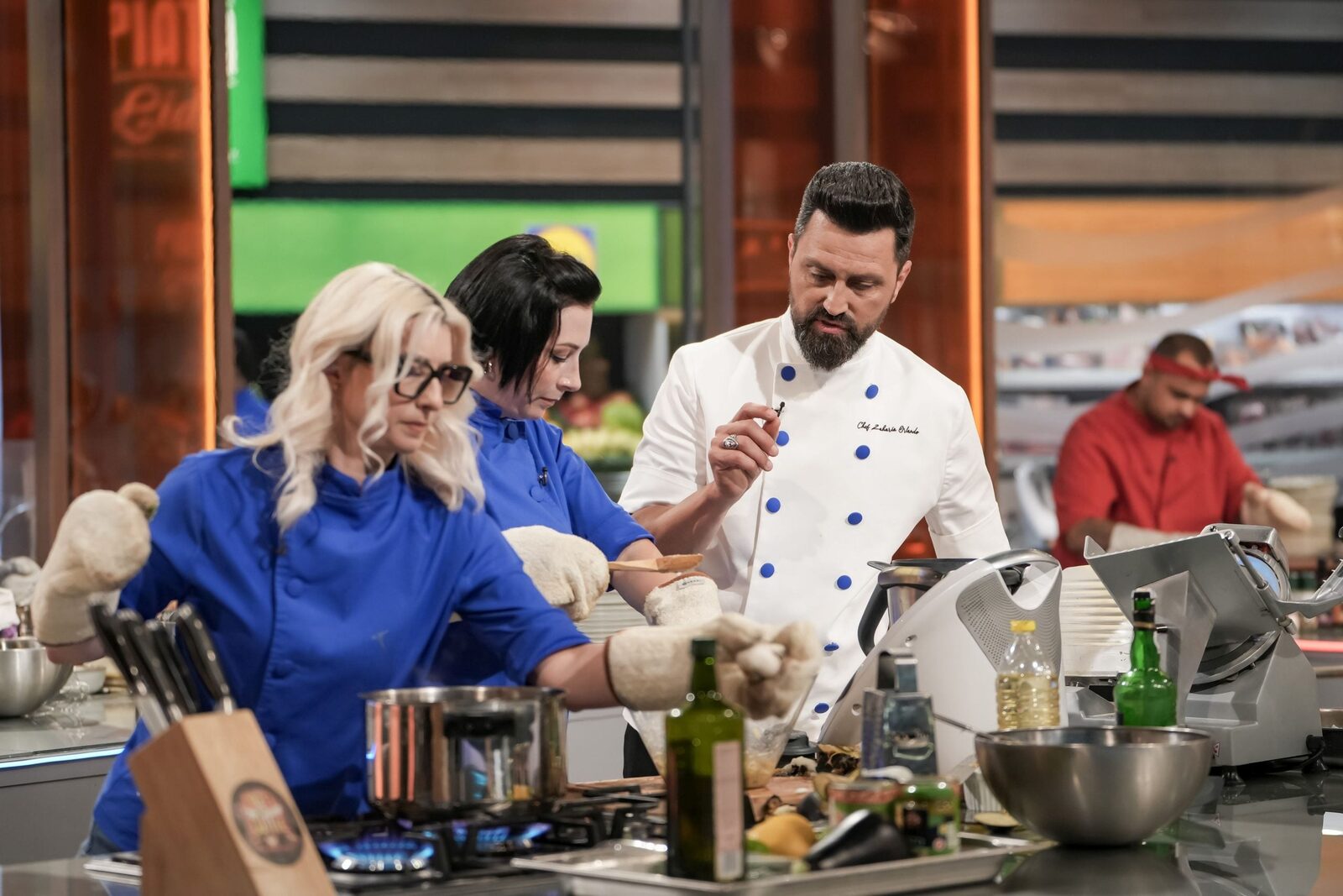 Chef Sautner introduce o amuletă puternică: bătălia din Chefi la cuțite începe febrilă