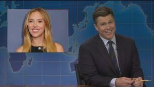 Colin Jost glumește despre Scarlett Johansson în schimbul de bancuri de la SNL cu Michael Che