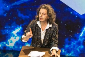 Cunoscutul filosof al tehnologiei cheamă la lupta contra IA și descrie un uragan ce lovește lumea