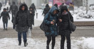 Crăciunul aduce o schimbare majoră: temperaturi sub zero și previziuni meteo privind precipitațiile.