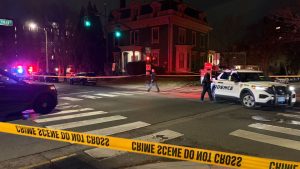 Două morți și nouă răniți în împușcarea de la Universitatea Brown; suspect în libertate.