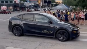 Robotaxi Tesla fără șofer și fără rezervă circulă în Texas, SUA – cea mai mare reușită a lui Musk în 2025