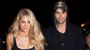 Enrique Iglesias și Anna Kournikova, părinți pentru a patra oară, îl prezintă pe bebelușul lor: „Soarele meu”.