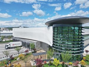 Familia Paraschiv, deținătoarea lui Carmistin, lider în carne de pasăre, a contractat un credit