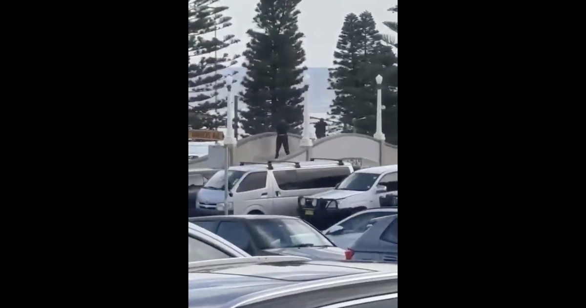 Incident armat pe o plajă celebră din Sydney: 12 focuri de armă trase, cel puțin 10 persoane au murit