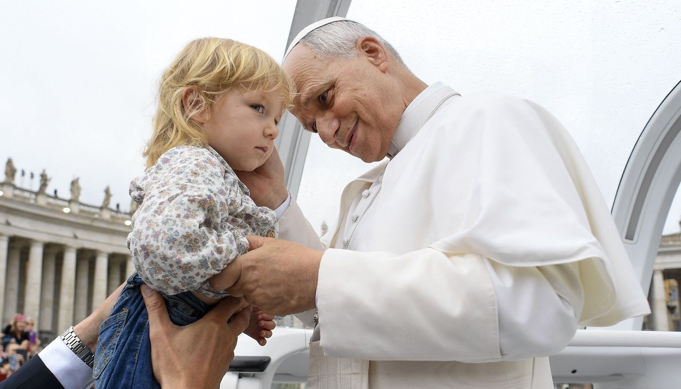 FOTO Răspunsul Papei Leon pentru o fetiță din București, chiar în noaptea de Crăciun