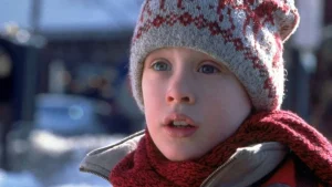 Fotografii șocante: cum se costumează astăzi personajele iconice ale filmurilor de Crăciun – galerie