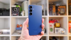 Camera Galaxy S25 FE performează mai slab decât cea a iPhone-ului 2021