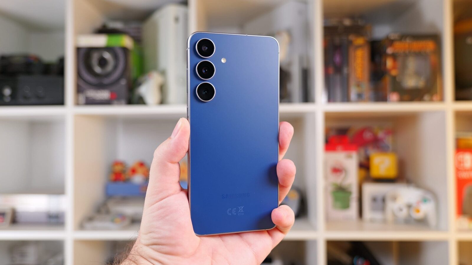Camera Galaxy S25 FE performează mai slab decât cea a iPhone-ului 2021