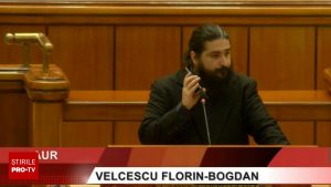 Haos în Parlament la dezbaterea legii anti‑extremism: deputat AUR difuzează rap și spune „Fiți rușinați”