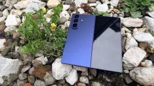 Samsung conduce sectorul telefoanelor pliabile, atingând un record mondial de livrări