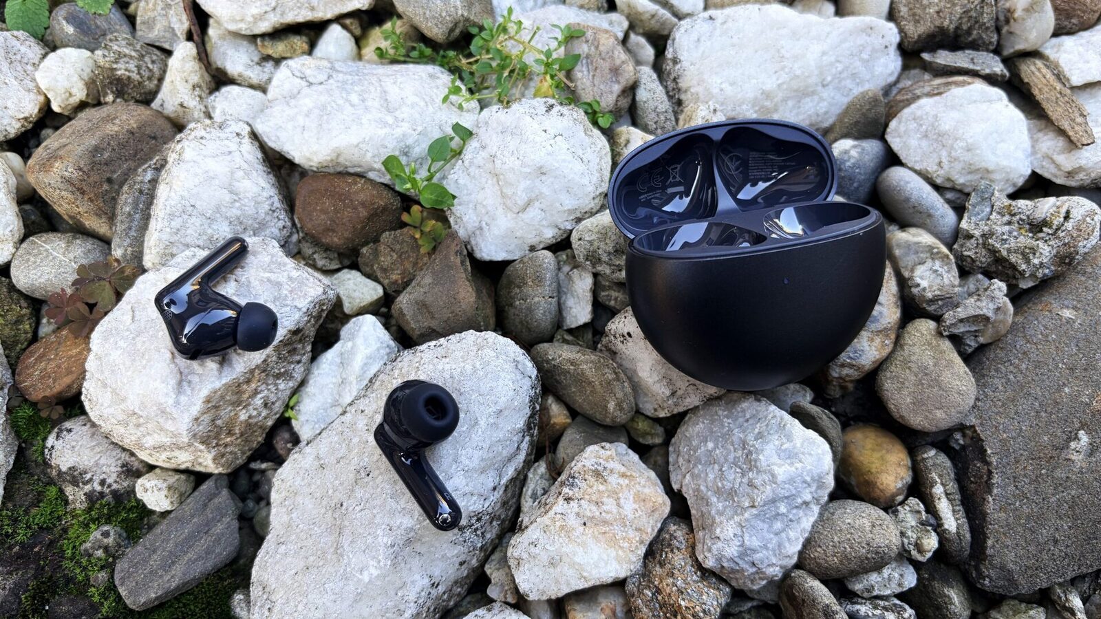 Huawei FreeBuds 7i: căști wireless cu ANC 4.0, IP54, sunet spațial și confort ridicat, la preț corect