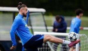 Milan a lansat ofertă pentru Radu Drăgușin, dorind să-l aducă în lupta cu Interul lui Chivu