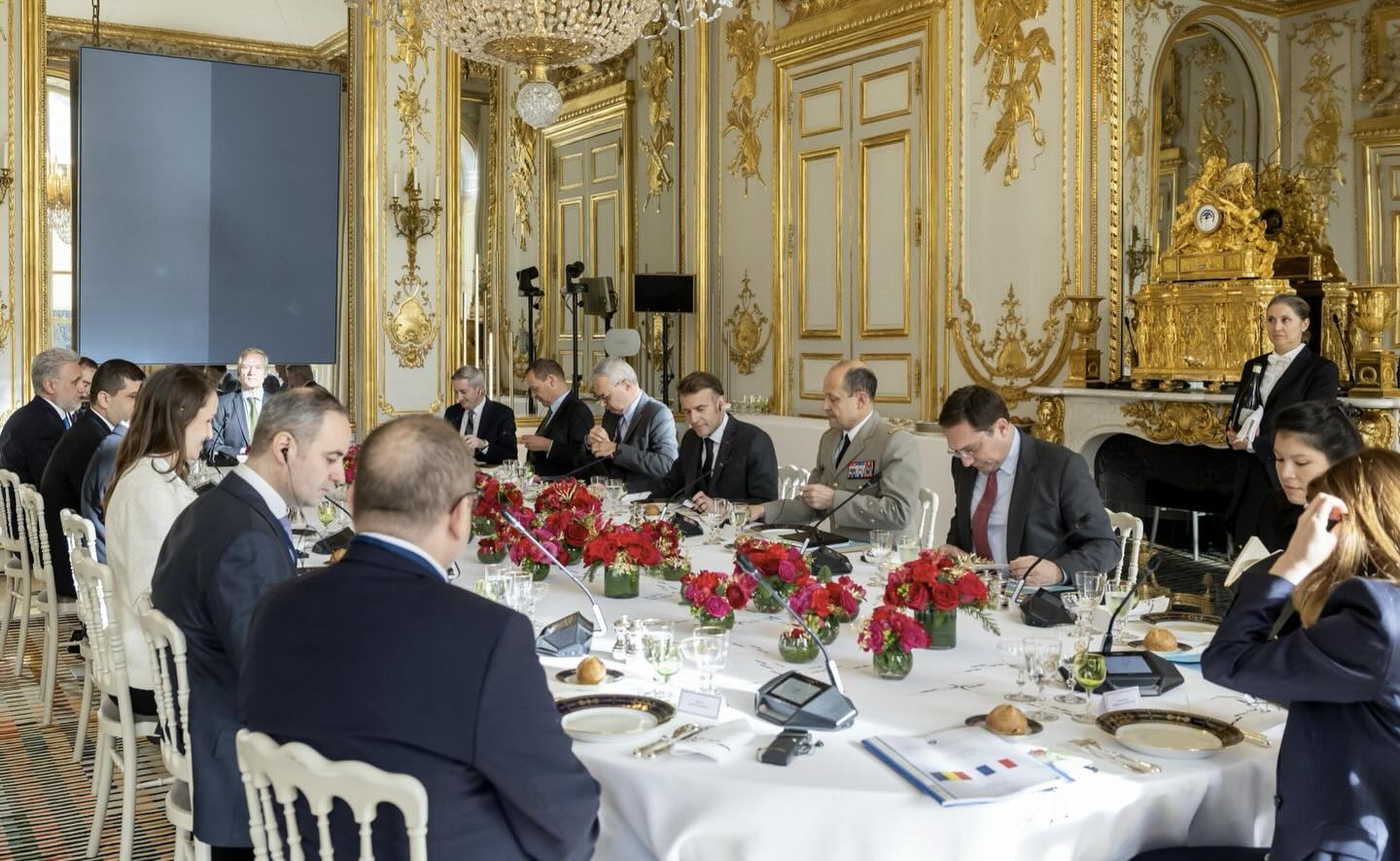 Nazare, referitor la sesiunea de lucru cu Emmanuel Macron: conversațiile au confirmat din nou stabilitatea parteneriatului strategic dintre România și Franţa.