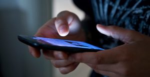 Cum să transfere rapid pe telefon și să controlezi camera de la distanță