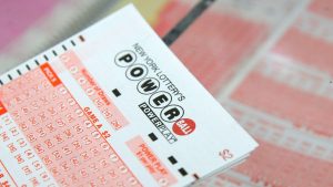Powerball atinge 740 milioane de dolari, premiul continuă spre extragerea de luni