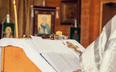 Cele mai importante rugăciuni care se rostesc în ziua de Crăciun, explicate de preot: „Legătura cu Dumnezeu devine mai profundă”