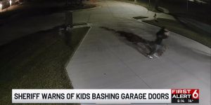 Provocarea „Door Kick” atrage acuzații penale în județul Douglas