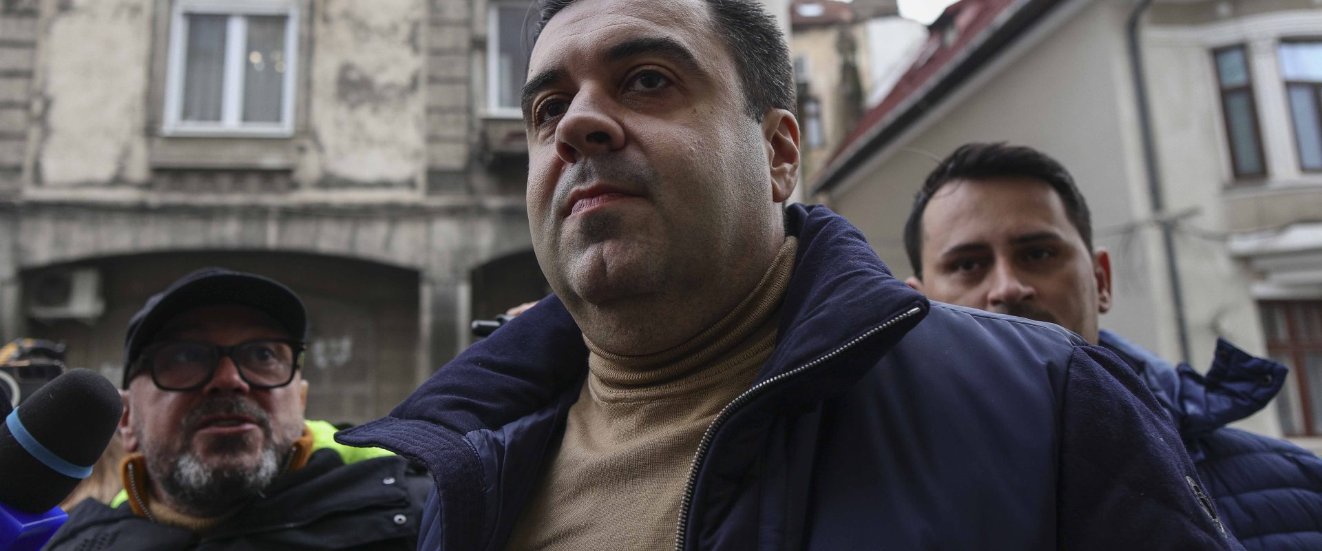 De ce a ajuns Răzvan Cuc în atenția DNA: fostul ministru PSD al Transporturilor, acuzat că a intermediat o mită de peste un milion de lei