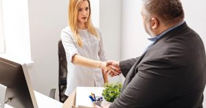 România se confruntă cu o nouă serie de reorganizări, amenințând mii de locuri de muncă